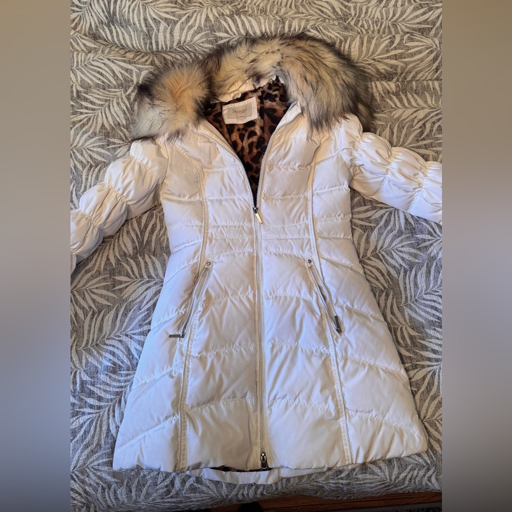 Laundry By Shelli Segal White Fur-Trimmed Puffer Jacket